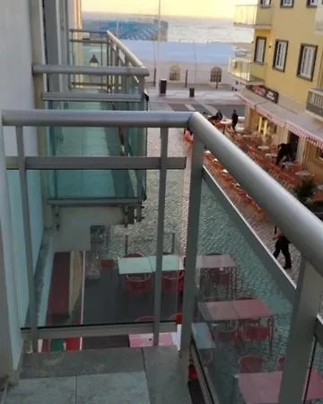 Blue Sea Apartment *